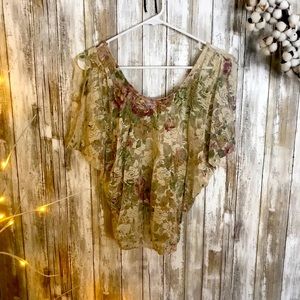 BODY CENTRAL floral top
